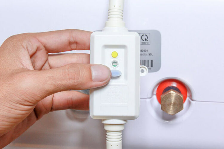 Bình nóng lạnh khppnng sáng đèn
