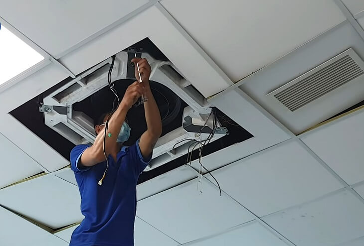 Hướng dẫn quy trình vệ sinh máy lạnh âm trần