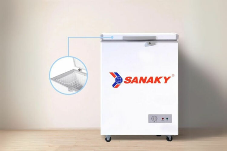 tu dong Sanaky 100 L chat lieu ben bi