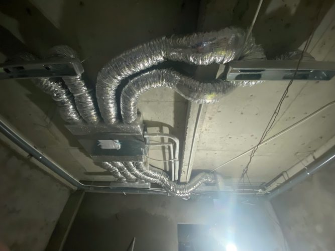 Phần thô trên trần