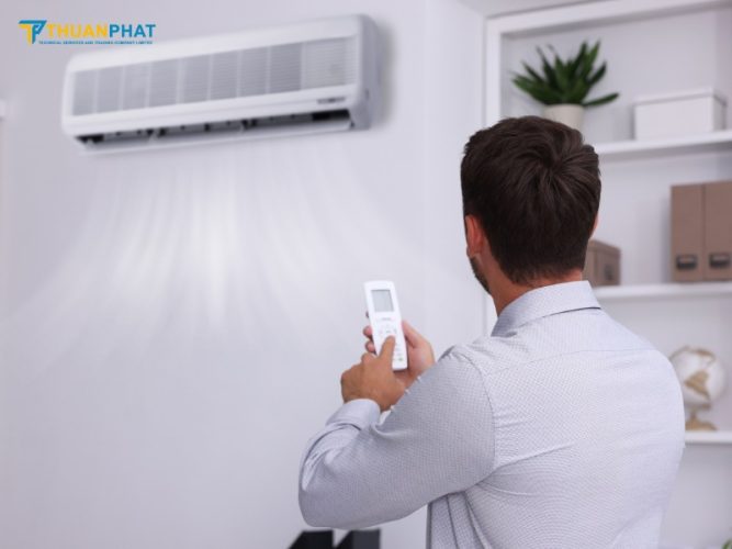 cach su dung dieu hoa funiki 1 Bật tắt điều hòa Funiki đúng cách giúp máy hoạt động ổn định
