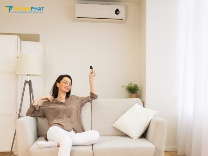 Đóng kín cửa phòng để tăng hiệu quả hút ẩm khi sử dụng điều hòa Funiki