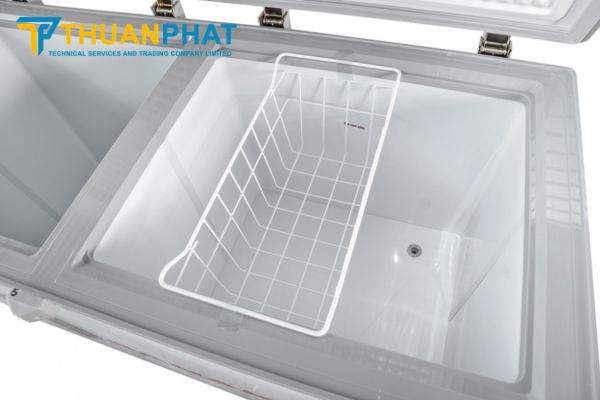 Việc kết hợp giữa bảo quản thực phẩm và làm đá trong cùng một thiết bị là hoàn toàn khả thi